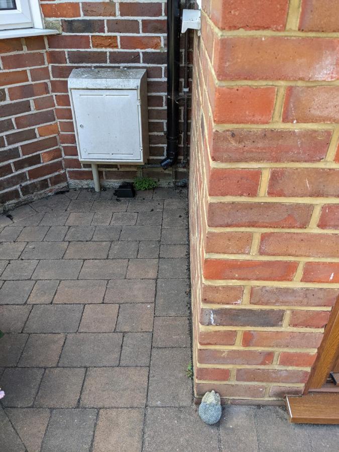 Quiet Comfortable Patcham Studio Free Parking Hallway Shared With Host Apartman Brighton Kültér fotó