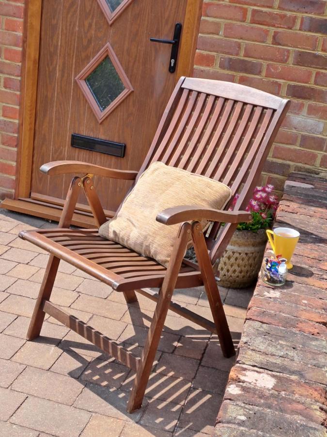 Quiet Comfortable Patcham Studio Free Parking Hallway Shared With Host Apartman Brighton Kültér fotó