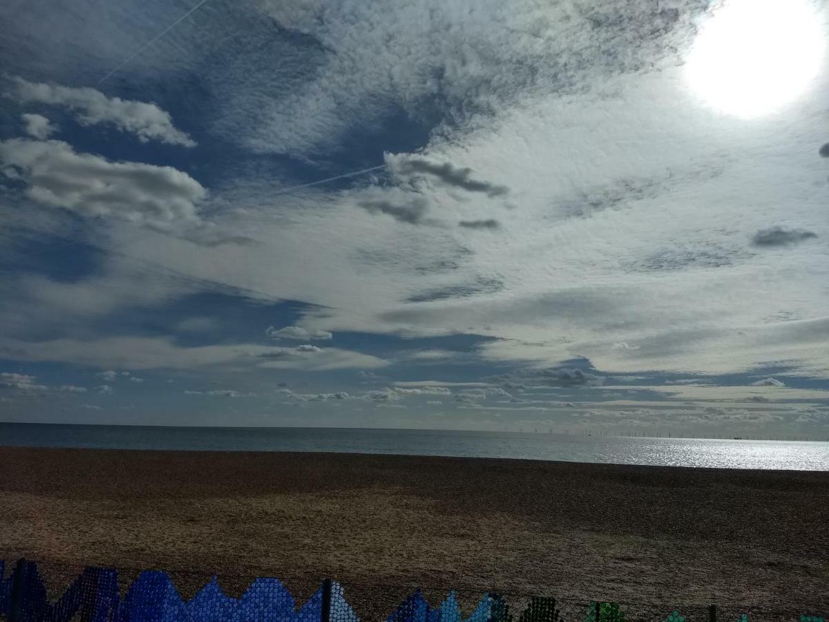Quiet Comfortable Patcham Studio Free Parking Hallway Shared With Host Apartman Brighton Kültér fotó